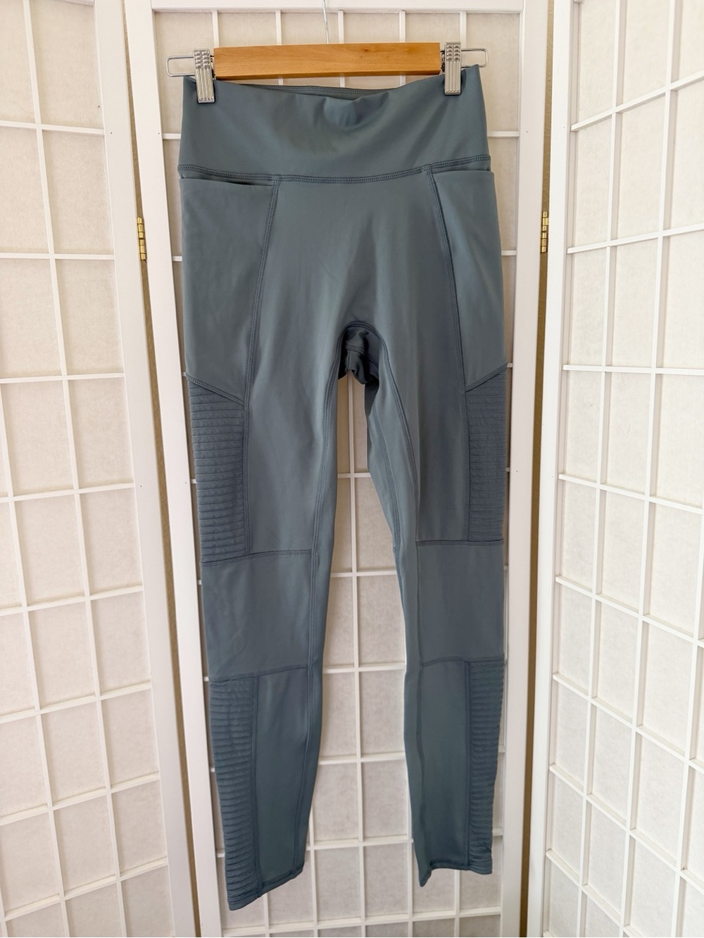 NWT Fabletics High-Waisted Motion365+ Moto Athletic Leggings Medium